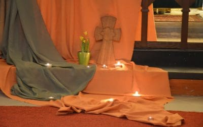 Taizéi énekes imaalkalom az evangélikus templomban